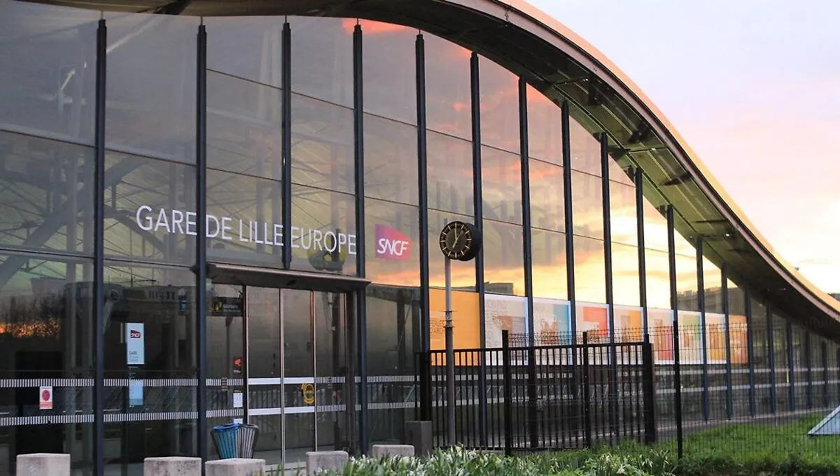 Maison 5 Chambres & 5 Sdb Proche Metro & Commerces Lila Сasa de vacaciones