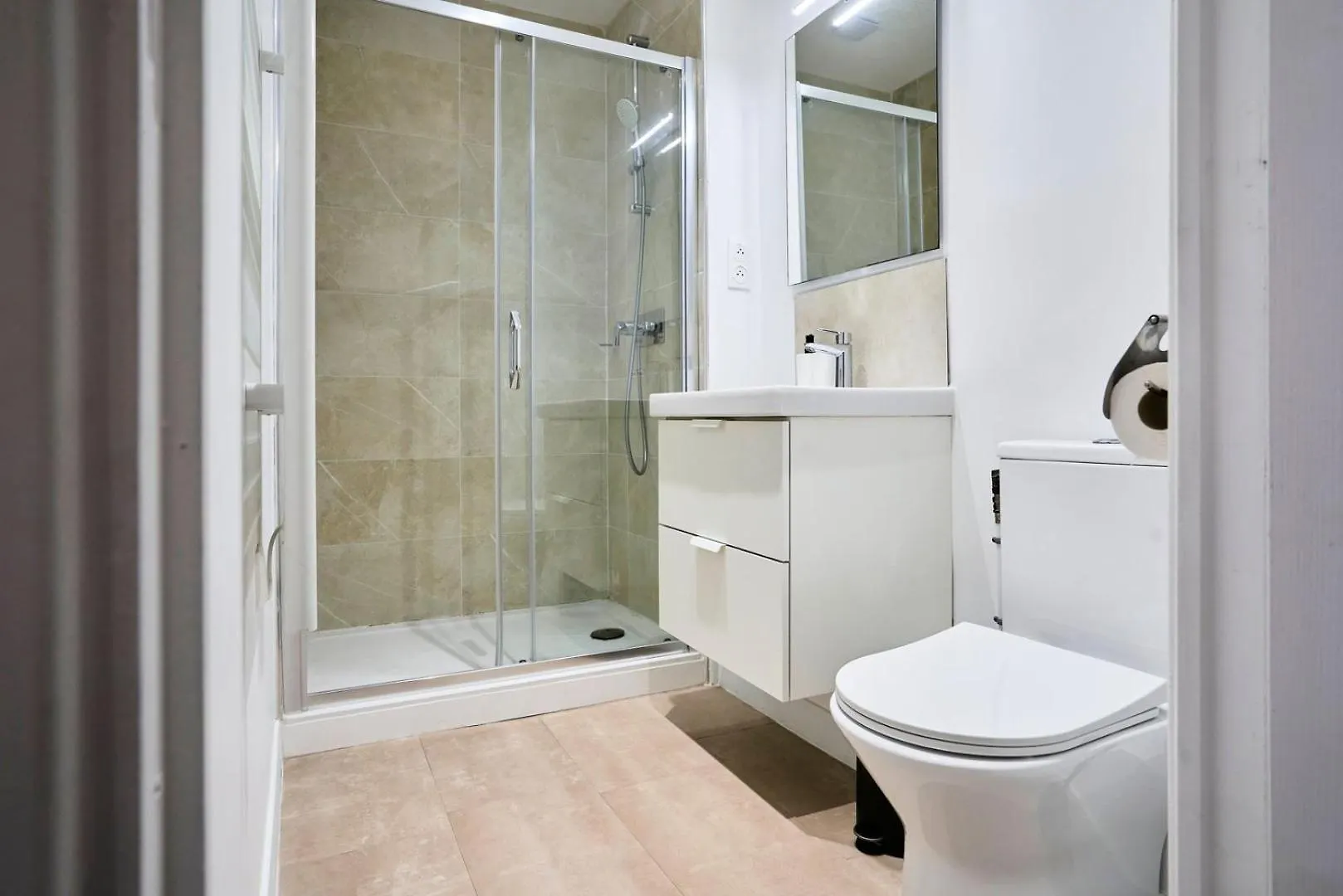 Сasa de vacaciones Maison 5 Chambres & 5 Sdb Proche Metro & Commerces Lila Francia